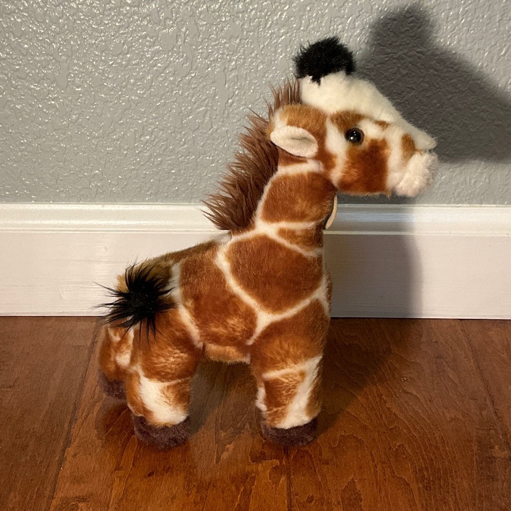 Charming Plush Giraffe Toy
